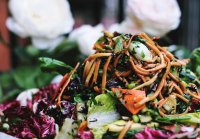 Op bezoek naar een vegan restaurant? Ook vleeseters kunnen hier hun hart op!