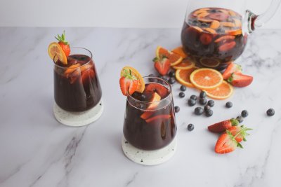 Zo maak je de perfecte zelfgemaakte sangria voor een zomerse avond